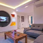 Вилла Uezuemlue 2 Bedroom Secluded With Private Pool Hot Tub *