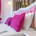 Uezuemlue 2 Bedroom Secluded With Private Pool Hot Tub Вилла