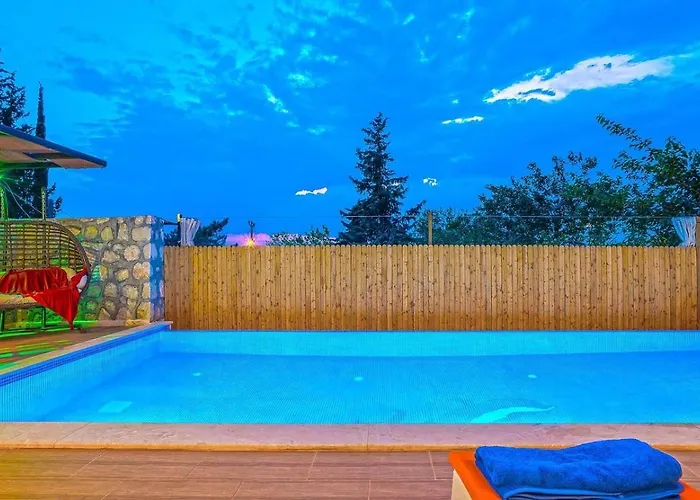 üzümlü 2 Bedroom Secluded With Private Pool Hot Tub Villa