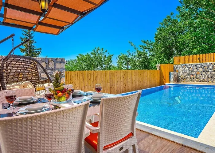 üzümlü 2 Bedroom Secluded With Private Pool Hot Tub Villa
