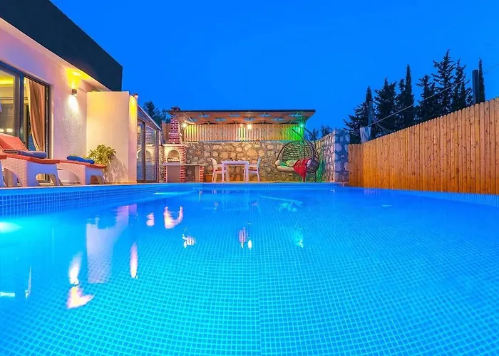 üzümlü 2 Bedroom Secluded With Private Pool Hot Tub * Kalkan