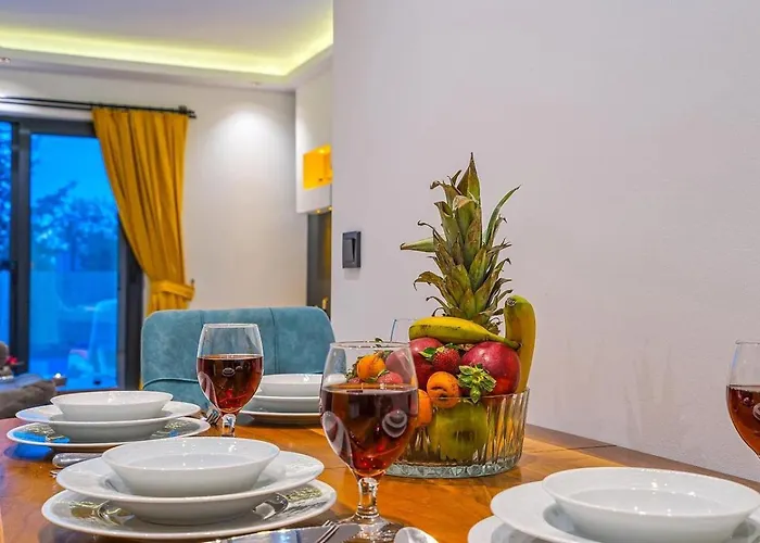 üzümlü 2 Bedroom Secluded With Private Pool Hot Tub *