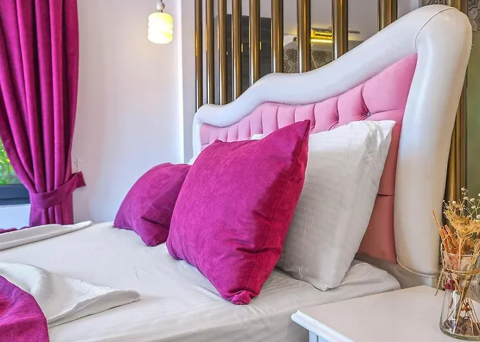 üzümlü 2 Bedroom Secluded With Private Pool Hot Tub Villa