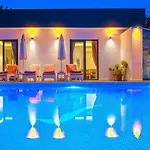 Uezuemlue 2 Bedroom Secluded With Private Pool Hot Tub Villa *