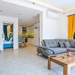 Uezuemlue 2 Bedroom Secluded With Private Pool Hot Tub Villa *