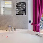 Villa Uezuemlue 2 Bedroom Secluded With Private Pool Hot Tub *