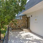 Villa Uezuemlue 2 Bedroom Secluded With Private Pool Hot Tub *