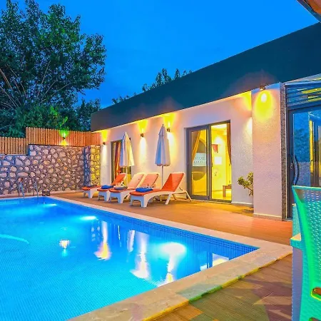 Uezuemlue 2 Bedroom Secluded With Private Pool Hot Tub * Kalkan