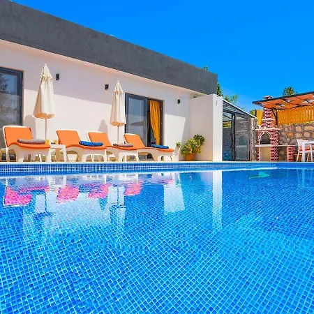 Uezuemlue 2 Bedroom Secluded With Private Pool Hot Tub Kalkan