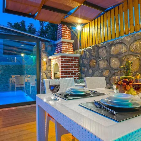 Villa Uezuemlue 2 Bedroom Secluded With Private Pool Hot Tub Kalkan