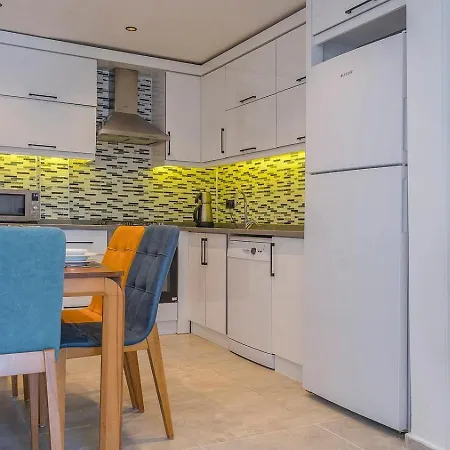 Uezuemlue 2 Bedroom Secluded With Private Pool Hot Tub Villa *