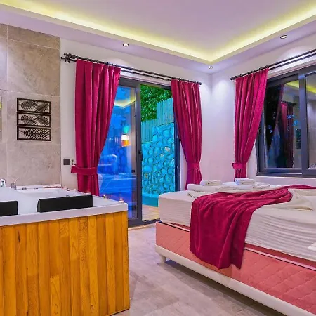 Uezuemlue 2 Bedroom Secluded With Private Pool Hot Tub Villa *