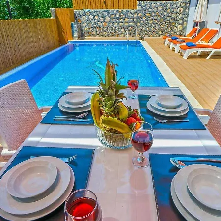 Villa Uezuemlue 2 Bedroom Secluded With Private Pool Hot Tub Kalkan