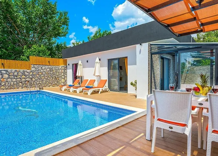Uezuemlue 2 Bedroom Secluded With Private Pool Hot Tub * Kalkan
