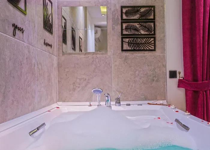 Villa Uezuemlue 2 Bedroom Secluded With Private Pool Hot Tub Kalkan