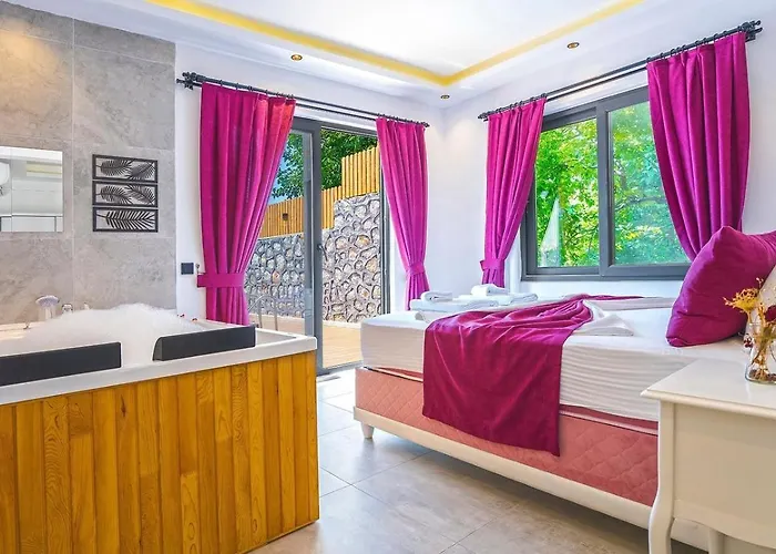 Villa Uezuemlue 2 Bedroom Secluded With Private Pool Hot Tub