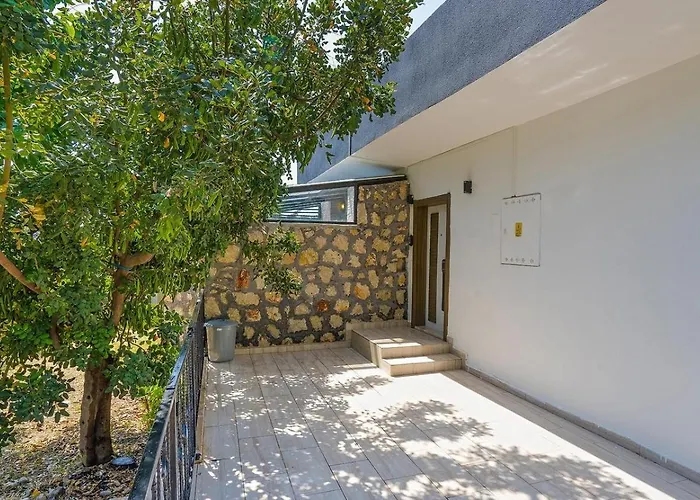 Villa Uezuemlue 2 Bedroom Secluded With Private Pool Hot Tub *